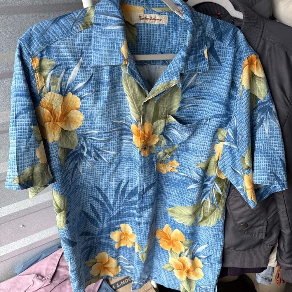 Tommy Bahama Silk Blend Floral Short Sleeve Shirt Size S